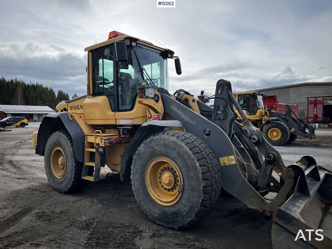 Volvo L90 F Wheel loader - Máy xúc lật bánh lốp: hình 1 Volvo L90 F Wheel loader - Máy xúc lật bánh lốp: hình 1