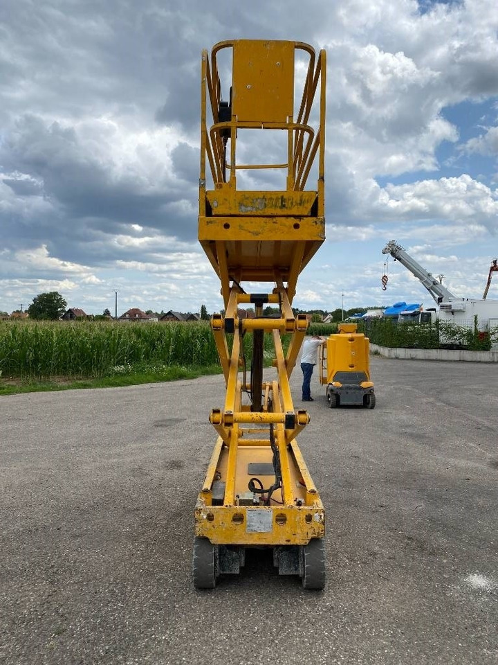 Haulotte Compact 8 - Máy nâng người hình kéo: hình 5 Haulotte Compact 8 - Máy nâng người hình kéo: hình 5