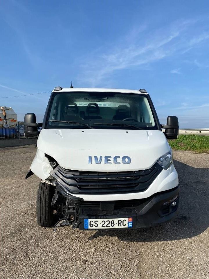 Iveco DAILY 35-180/35C18 3.0-180 M/Jet endommagé - Xe tải nhỏ phẳng: hình 2 Iveco DAILY 35-180/35C18 3.0-180 M/Jet endommagé - Xe tải nhỏ phẳng: hình 2