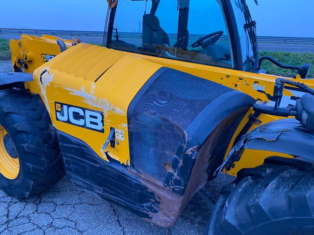 Xe nhấc hình viễn vọng kính JCB 531-70 Agri Super 40km: hình 36 Xe nhấc hình viễn vọng kính JCB 531-70 Agri Super 40km: hình 36