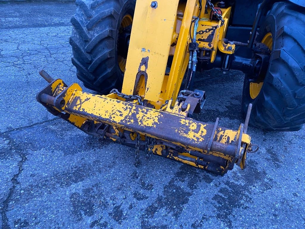 Xe nhấc hình viễn vọng kính JCB 531-70 Agri Super 40km: hình 17 Xe nhấc hình viễn vọng kính JCB 531-70 Agri Super 40km: hình 17