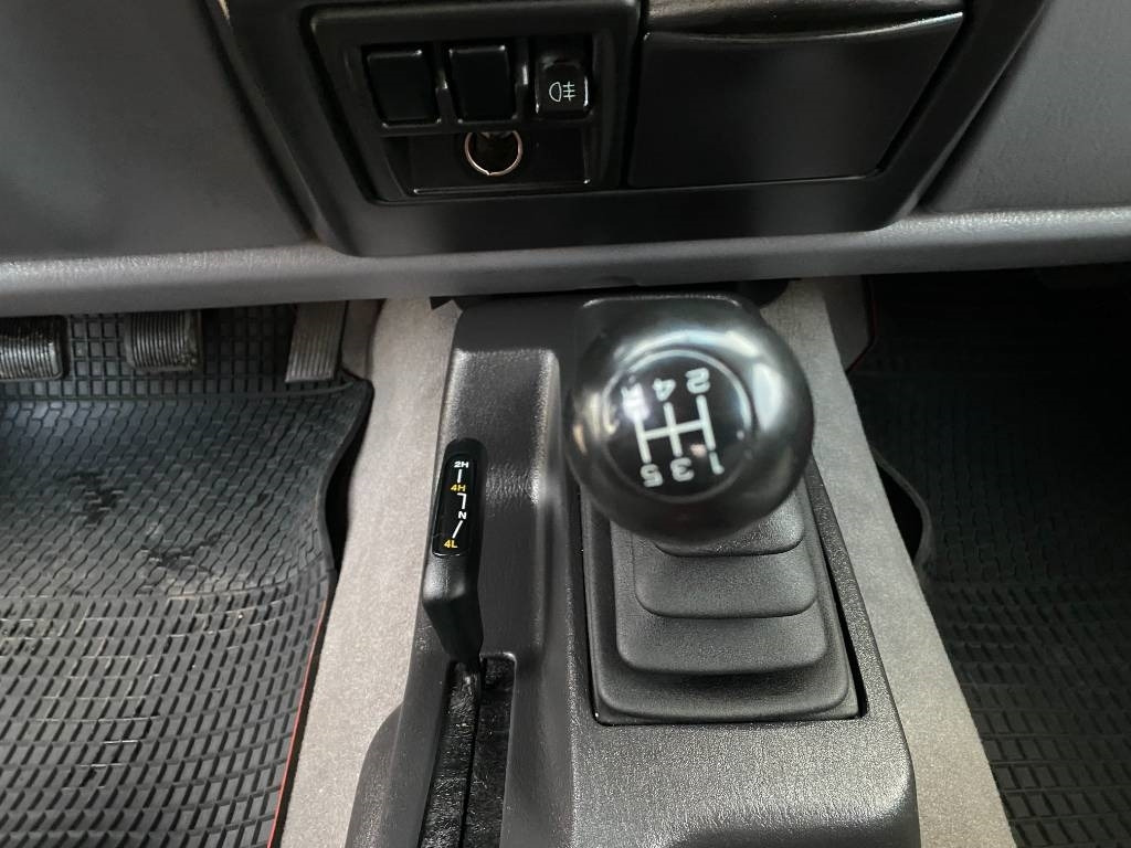 SUV Jeep WRANGLER 2.5i 118 Véhicule d'Origine Française: hình 43 SUV Jeep WRANGLER 2.5i 118 Véhicule d'Origine Française: hình 43