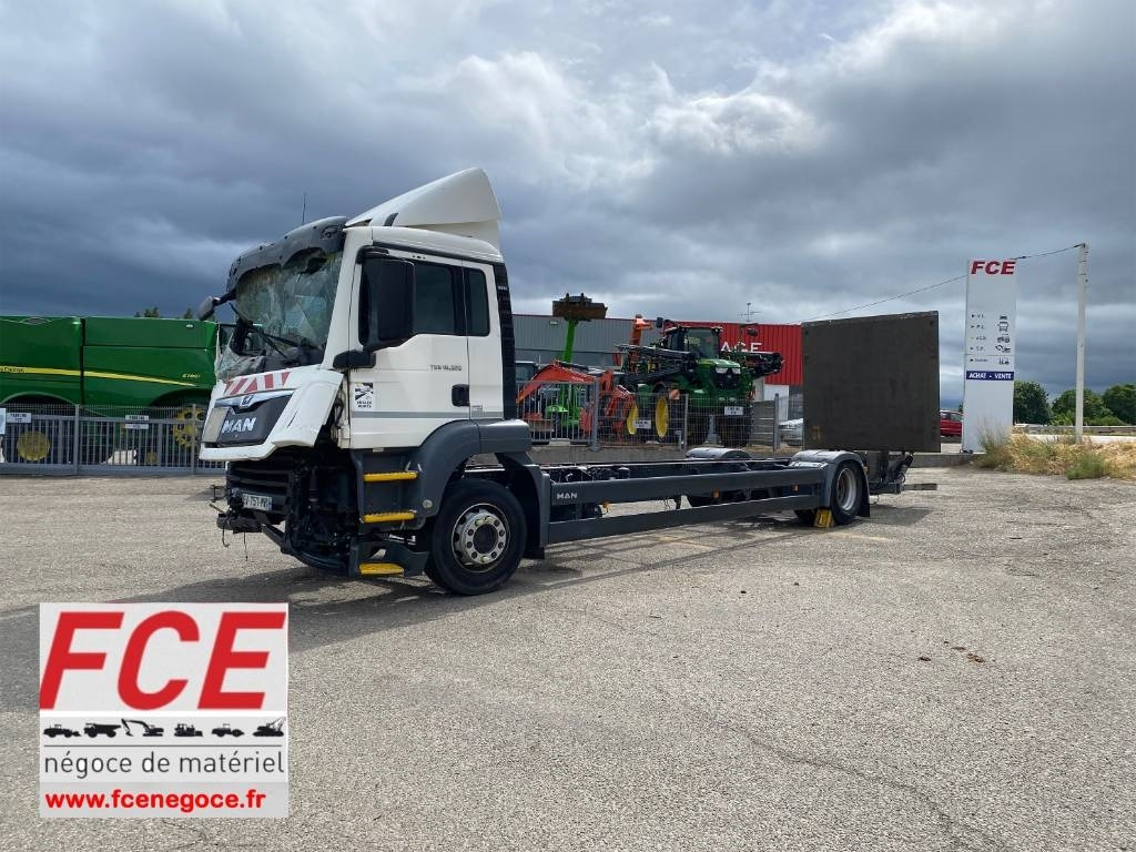 MAN TGS 18.320 *VENDU SANS MOTEUR NI BOITE DE VITESSE* - Xe tải khung gầm: hình 1 MAN TGS 18.320 *VENDU SANS MOTEUR NI BOITE DE VITESSE* - Xe tải khung gầm: hình 1