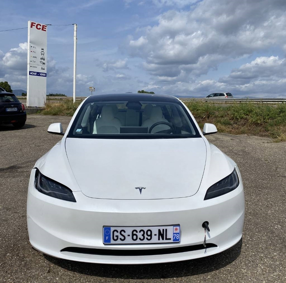 Tesla MODEL 3 5YJ3 Carte Grise Française endommagée - Xe hơi: hình 2 Tesla MODEL 3 5YJ3 Carte Grise Française endommagée - Xe hơi: hình 2
