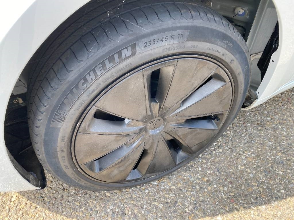 Xe hơi Tesla MODEL 3 5YJ3 Carte Grise Française endommagée: hình 21