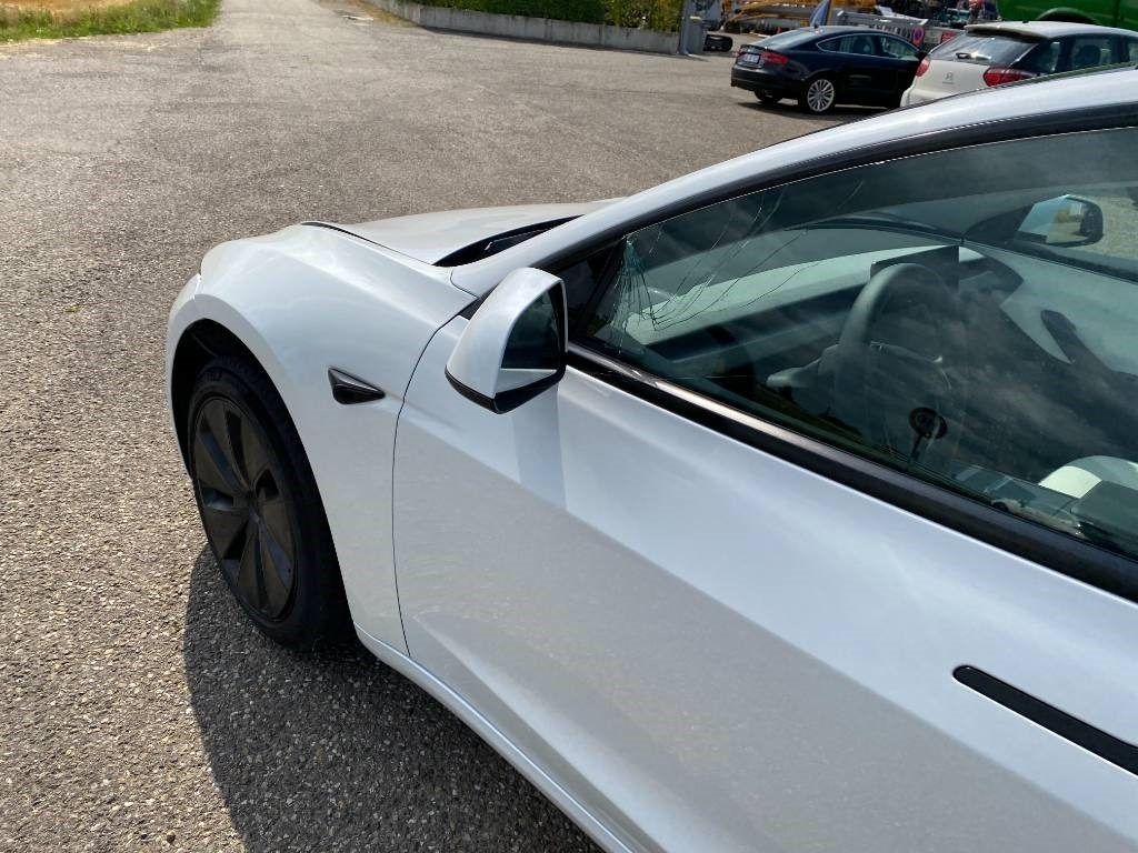 Xe hơi Tesla MODEL 3 5YJ3 Carte Grise Française endommagée: hình 25