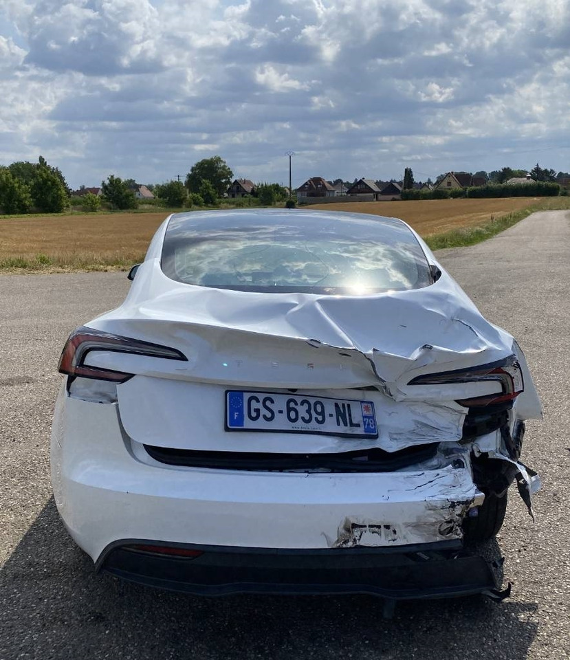 Tesla MODEL 3 5YJ3 Carte Grise Française endommagée - Xe hơi: hình 5 Tesla MODEL 3 5YJ3 Carte Grise Française endommagée - Xe hơi: hình 5
