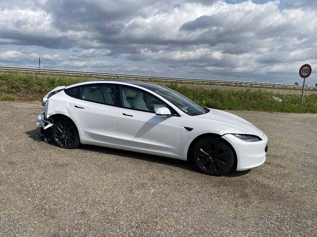 Tesla MODEL 3 5YJ3 Carte Grise Française endommagée - Xe hơi: hình 3 Tesla MODEL 3 5YJ3 Carte Grise Française endommagée - Xe hơi: hình 3