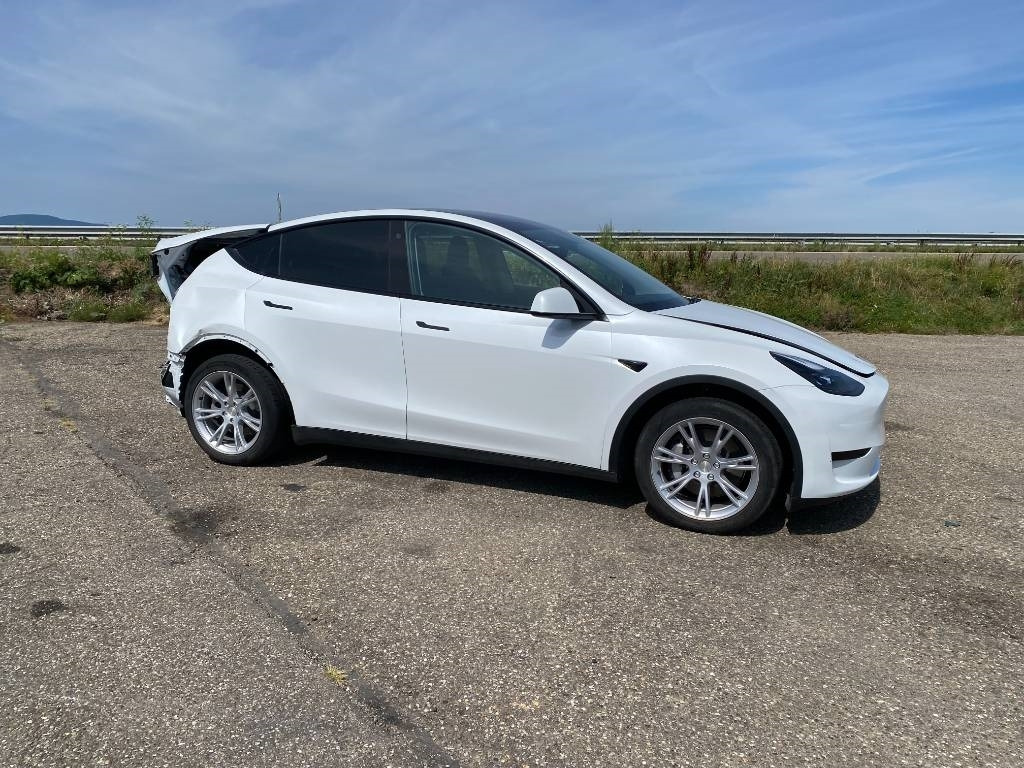 Tesla Model Y RWD / Origine Française endommagée - Xe hơi: hình 3 Tesla Model Y RWD / Origine Française endommagée - Xe hơi: hình 3