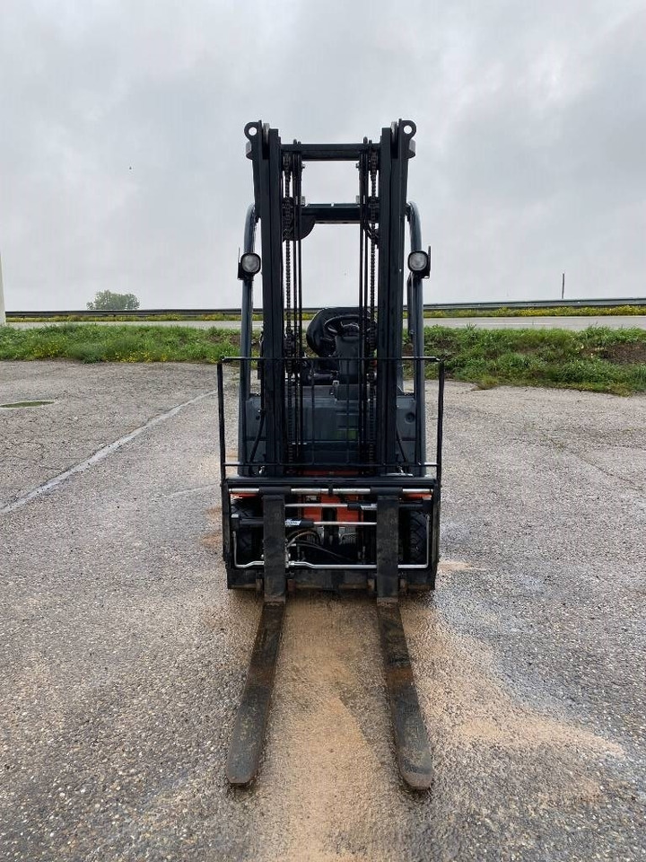 Toyota TRAIGO 48/16-8FBMK16T endommagé - Xe nâng điện: hình 2 Toyota TRAIGO 48/16-8FBMK16T endommagé - Xe nâng điện: hình 2