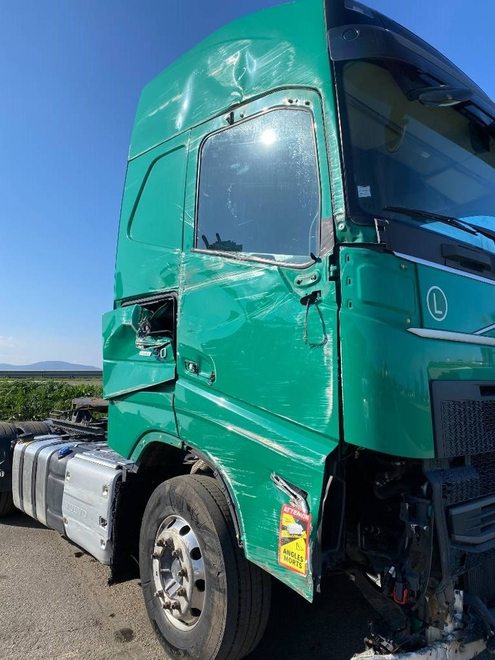 Volvo FH 500 I-save GLOBETROTTER 1er Main endommagé - Xe đầu kéo: hình 3 Volvo FH 500 I-save GLOBETROTTER 1er Main endommagé - Xe đầu kéo: hình 3