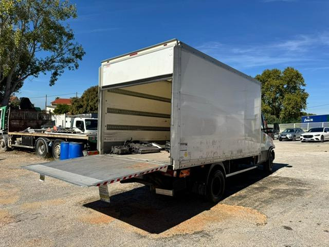 Iveco 70C180 CAISSE HAYON - Xe tải nhỏ thùng kín: hình 5 Iveco 70C180 CAISSE HAYON - Xe tải nhỏ thùng kín: hình 5