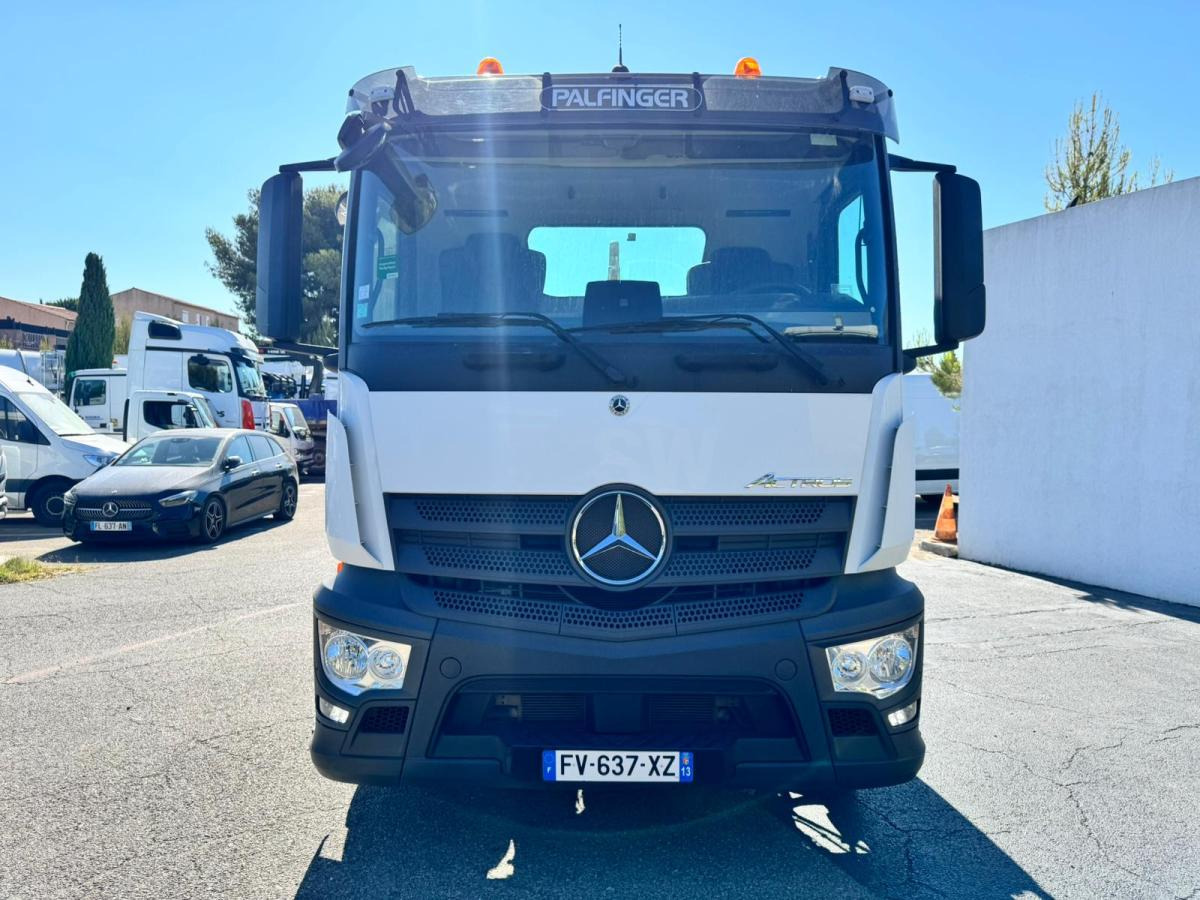 Mercedes Actros 2540 - Xe tải nâng móc: hình 2 Mercedes Actros 2540 - Xe tải nâng móc: hình 2