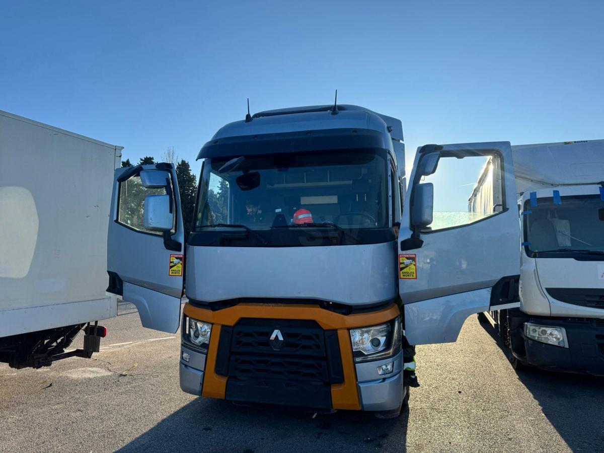 Renault T 480 - Xe đầu kéo: hình 2 Renault T 480 - Xe đầu kéo: hình 2