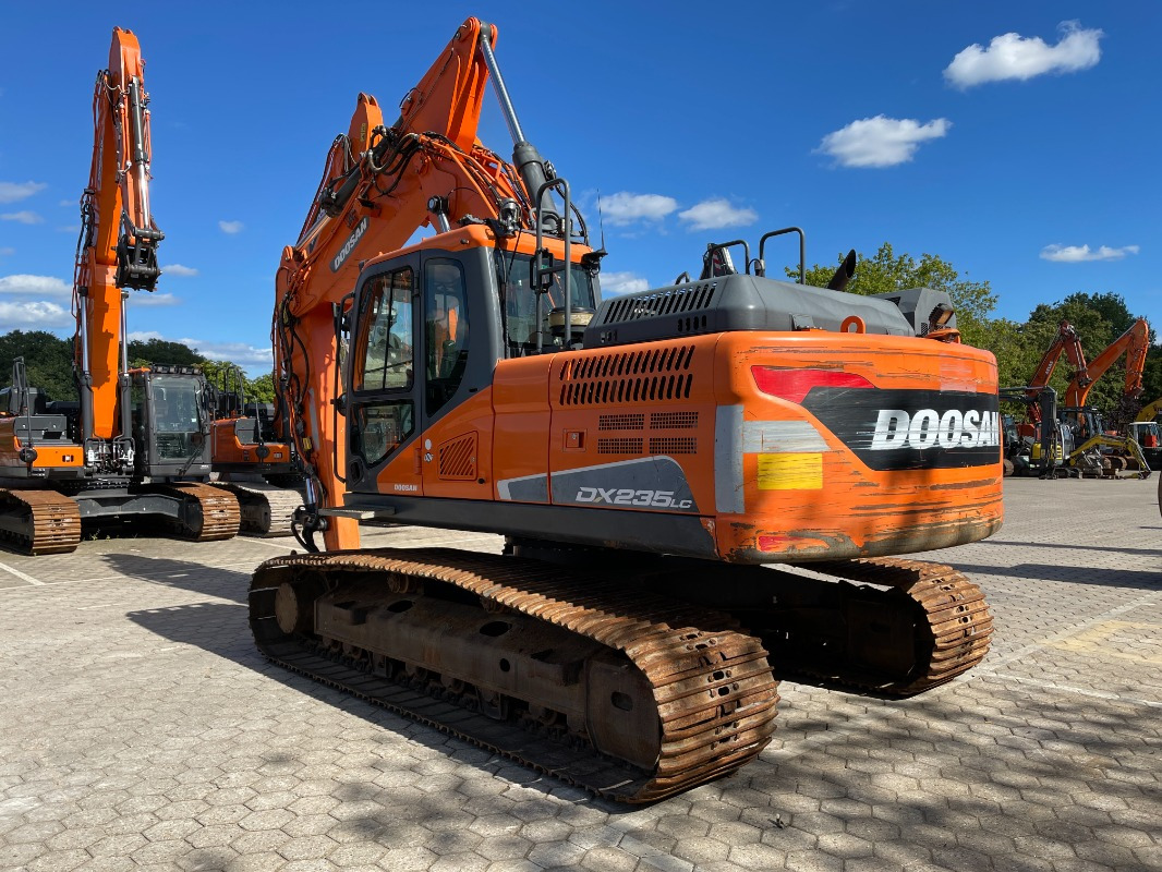 Doosan DX235LC-5 - Máy xúc bánh xích: hình 3 Doosan DX235LC-5 - Máy xúc bánh xích: hình 3