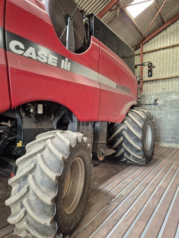 Case IH Axial-Flow 8010 MacDon skærebord - Máy gặt đập: hình 2 Case IH Axial-Flow 8010 MacDon skærebord - Máy gặt đập: hình 2