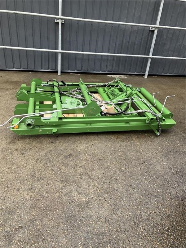 Krone 4X4 Ballesliske - Máy đóng kiện vuông: hình 2 Krone 4X4 Ballesliske - Máy đóng kiện vuông: hình 2