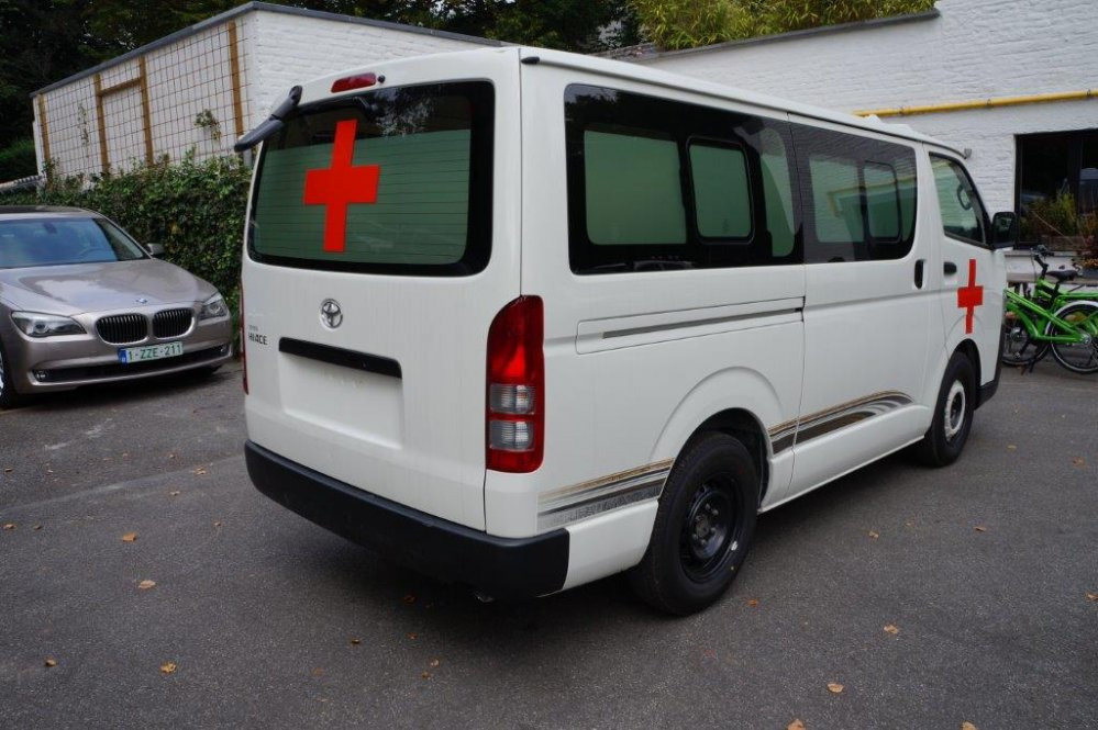 Toyota Hiace STANDARD ROOF ambulance 2.5L Diesel Manual - Xe bus mini, Xe van chở khách: hình 4 Toyota Hiace STANDARD ROOF ambulance 2.5L Diesel Manual - Xe bus mini, Xe van chở khách: hình 4
