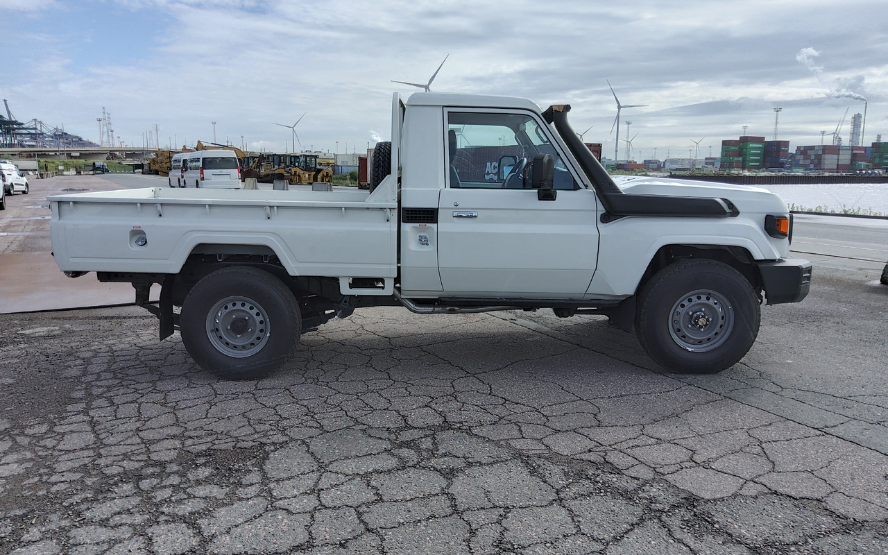 Toyota Land cruiser 79 hzj 79 single cab 4.2L Diesel Manual FACELIFT DIFF LOCK+FREEWHEEL HUB - Xe hơi: hình 2 Toyota Land cruiser 79 hzj 79 single cab 4.2L Diesel Manual FACELIFT DIFF LOCK+FREEWHEEL HUB - Xe hơi: hình 2