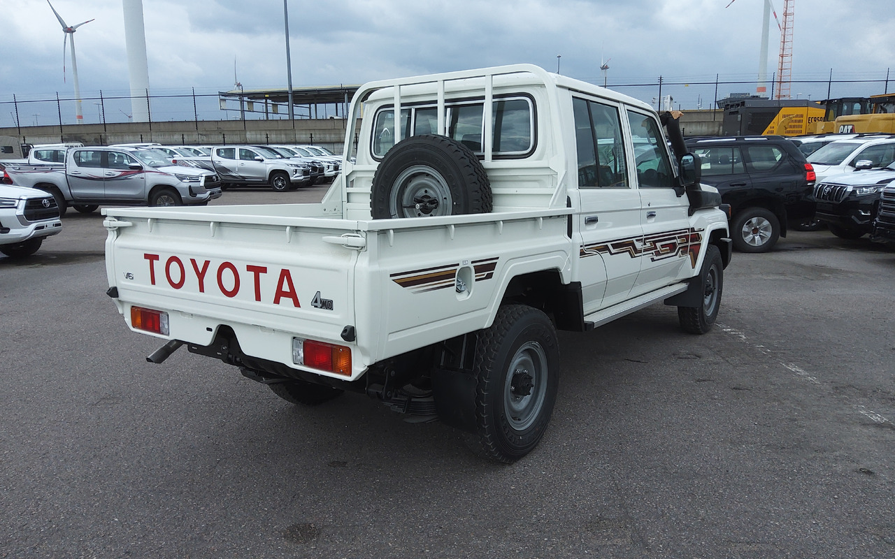 Xe bán tải mới Toyota Toyota Land cruiser 79 grj double cabin 4.0L Petrol Manual 5 SEATS/PLACES: hình 8