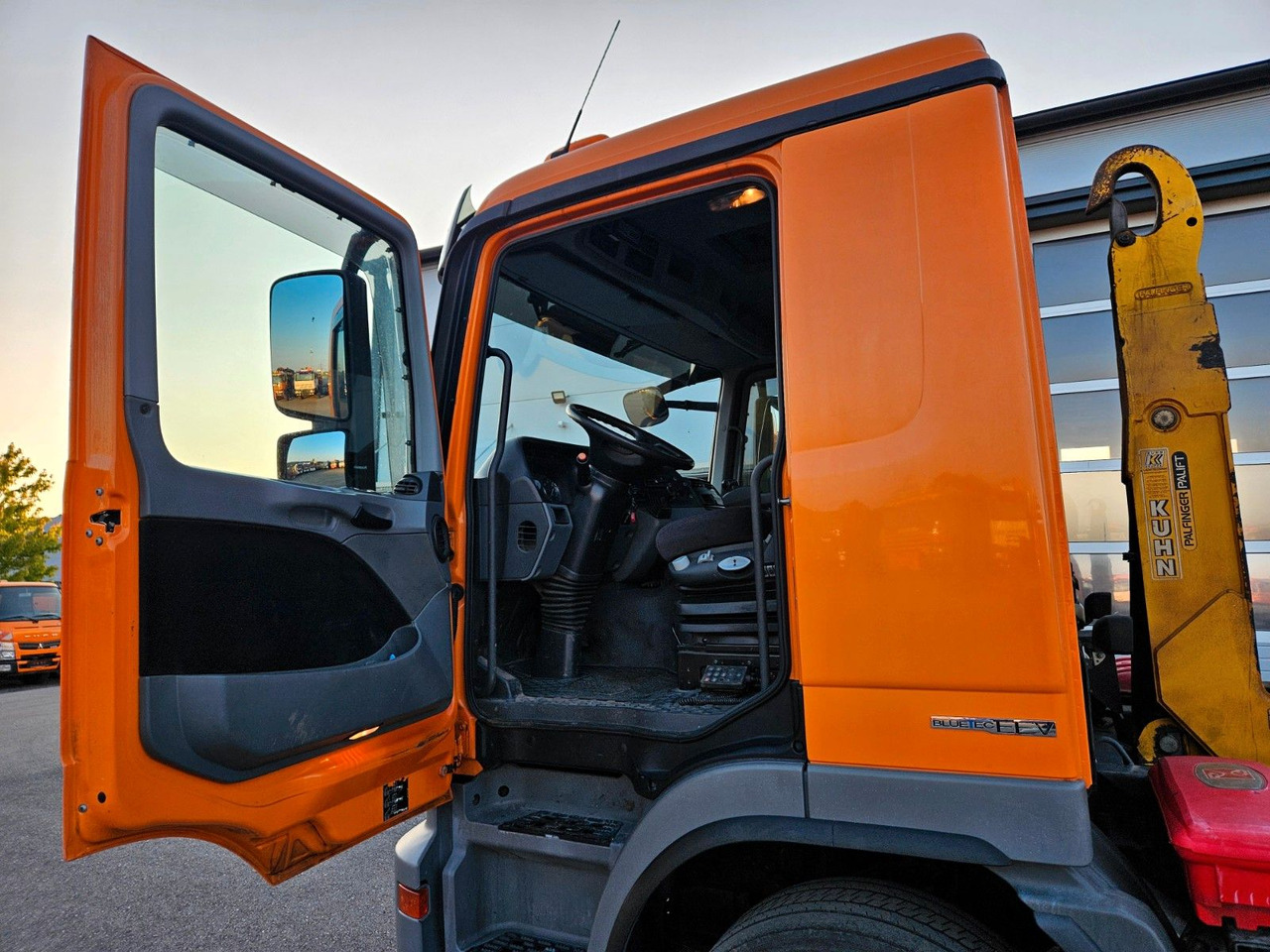 Xe tải nâng móc Mercedes-Benz Actros 2532 6x2 MP3 Euro5: hình 12