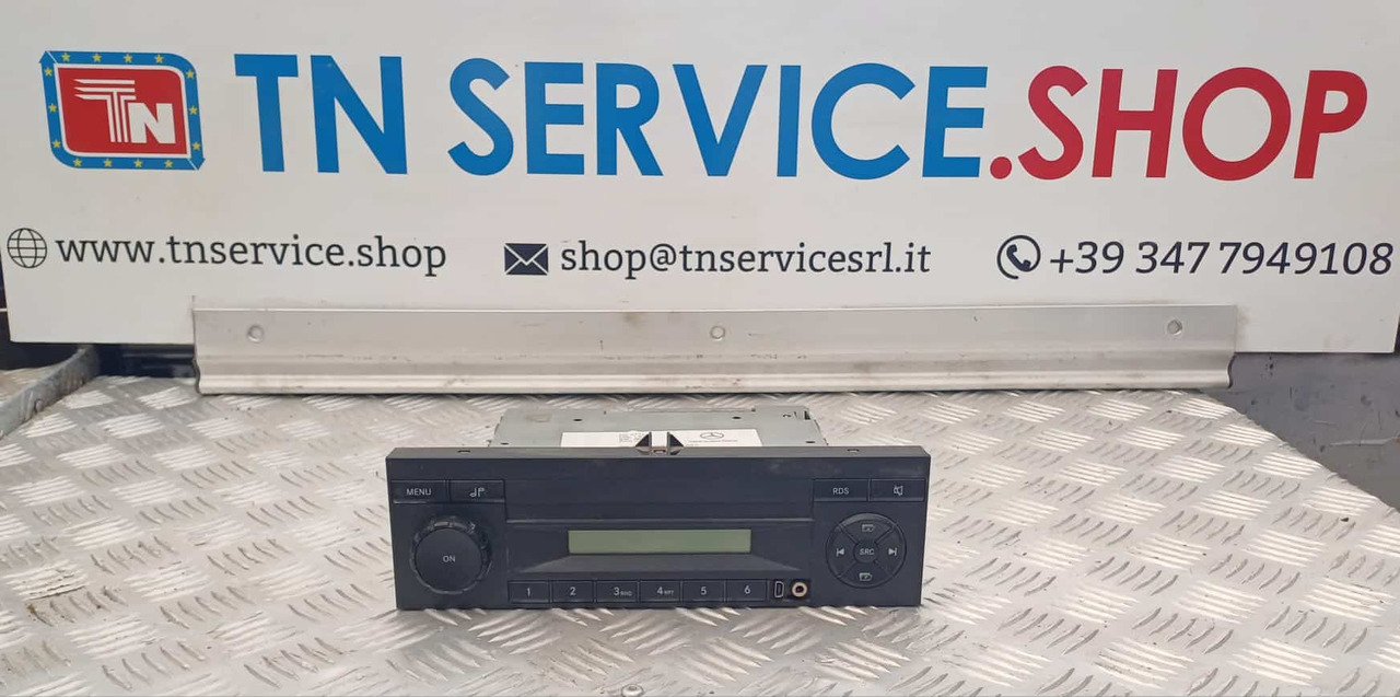 Autoradio Mercedes-Benz Actros MP4 - Linh kiện điện: hình 1 Autoradio Mercedes-Benz Actros MP4 - Linh kiện điện: hình 1