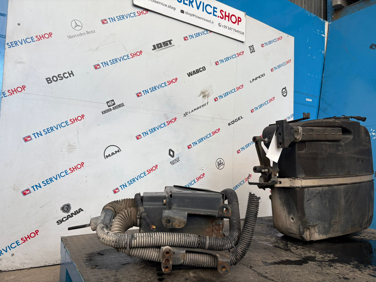 Serbatoio Adblue Iveco - Bình AdBlue cho Xe tải nhỏ: hình 3 Serbatoio Adblue Iveco - Bình AdBlue cho Xe tải nhỏ: hình 3