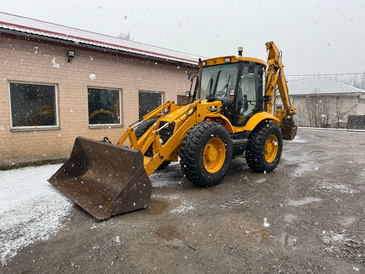 JCB 4CN - Máy xúc trước múc sau: hình 1 JCB 4CN - Máy xúc trước múc sau: hình 1