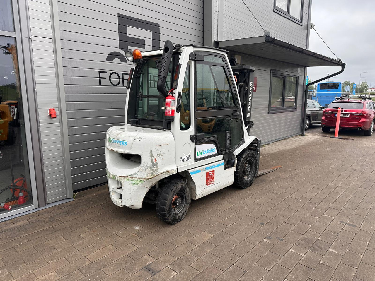 Unicarriers Y1D2A25Q - Xe nâng diesel: hình 4 Unicarriers Y1D2A25Q - Xe nâng diesel: hình 4