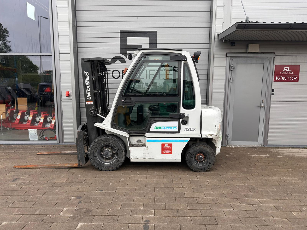 Unicarriers Y1D2A25Q - Xe nâng diesel: hình 2 Unicarriers Y1D2A25Q - Xe nâng diesel: hình 2