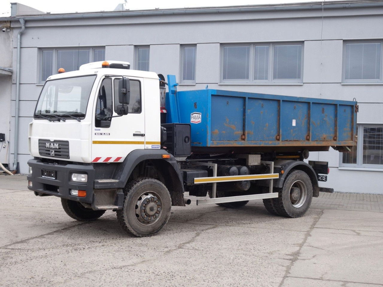 MAN 18.220 4x4 Neue Aufbau 2023 TOP 18.220 4x4 Neue Aufbau 2023 TOP - Xe chở container/ Xe tải hoán đổi thân, Xe cẩu tự hành: hình 2 MAN 18.220 4x4 Neue Aufbau 2023 TOP 18.220 4x4 Neue Aufbau 2023 TOP - Xe chở container/ Xe tải hoán đổi thân, Xe cẩu tự hành: hình 2