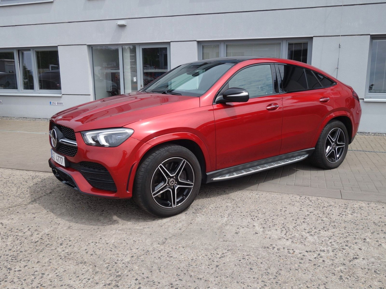 Mercedes-Benz GLE 400 d 4Matic Coupe Pano - SUV: hình 2 Mercedes-Benz GLE 400 d 4Matic Coupe Pano - SUV: hình 2
