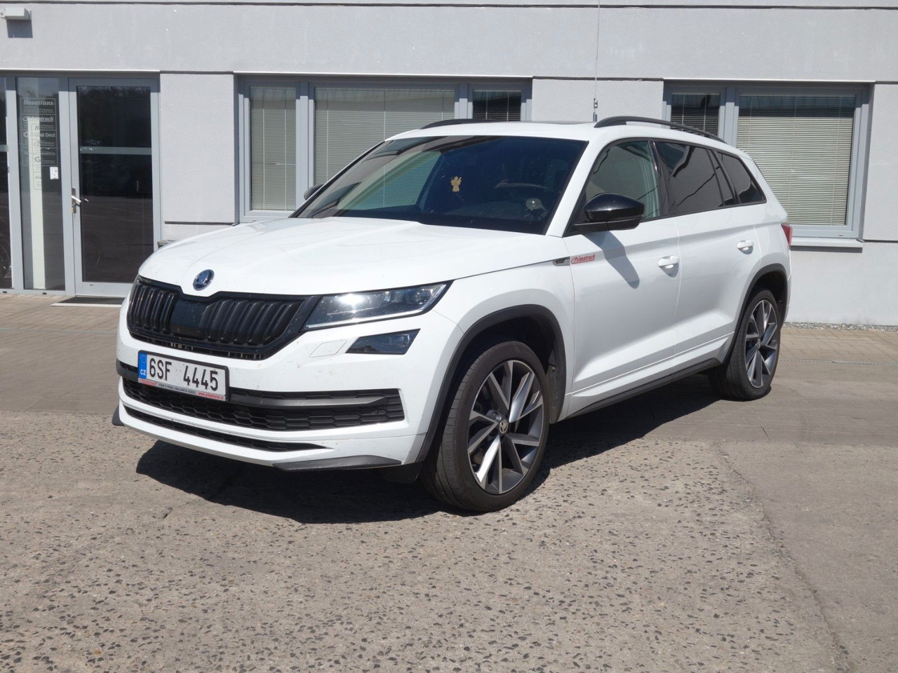Skoda Kodiaq 2,0TDI 140kW, 4x4, SportLine, Pano, Webas - SUV: hình 1 Skoda Kodiaq 2,0TDI 140kW, 4x4, SportLine, Pano, Webas - SUV: hình 1