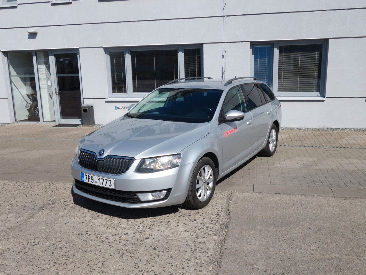 Škoda Octavia Combi Ambition 1,6 TDI, DSG, Navi, Clima - Xe wagon: hình 1 Škoda Octavia Combi Ambition 1,6 TDI, DSG, Navi, Clima - Xe wagon: hình 1