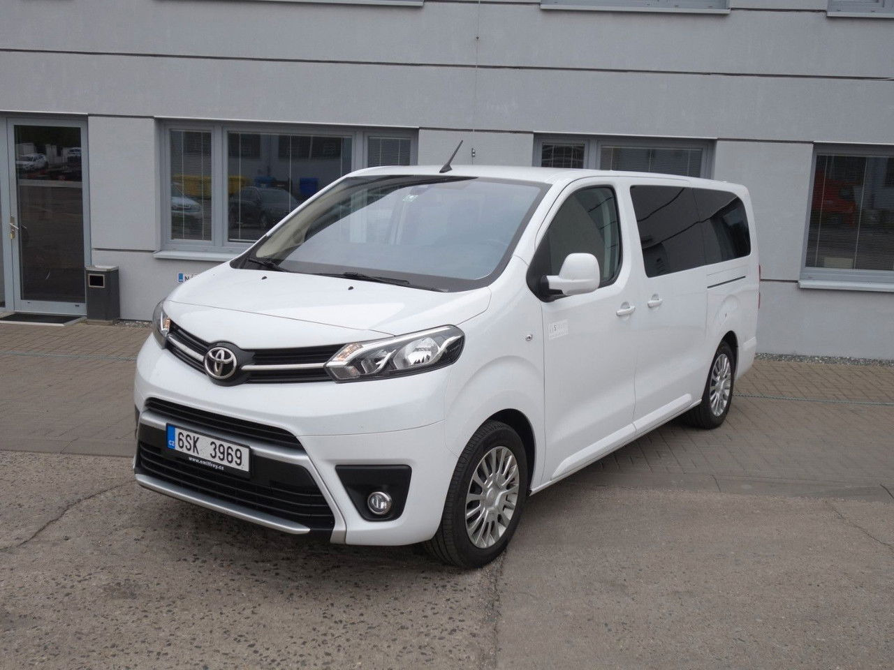Toyota ProAce Verso L2 Shuttle Comfort - Xe van chở khách: hình 2 Toyota ProAce Verso L2 Shuttle Comfort - Xe van chở khách: hình 2
