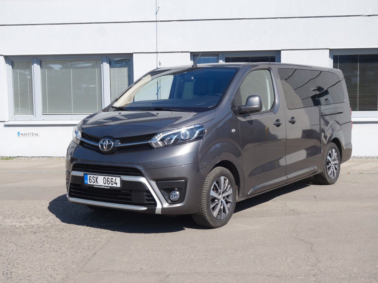 Toyota Proace Verso L2 Executive - Xe van chở khách: hình 1 Toyota Proace Verso L2 Executive - Xe van chở khách: hình 1