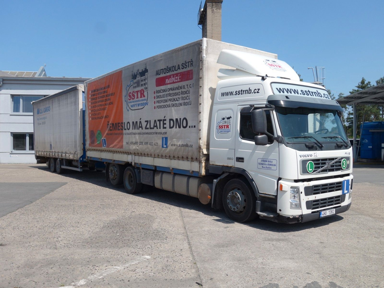 Volvo FM 380 6x2 + Panav Anhänger - Xe tải thùng mui bạt: hình 3 Volvo FM 380 6x2 + Panav Anhänger - Xe tải thùng mui bạt: hình 3