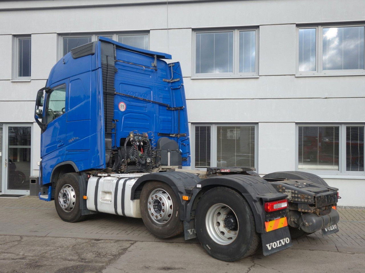 Volvo FH 13.500 EEV XL 6x2 Hydraulik kipper - Xe đầu kéo: hình 4 Volvo FH 13.500 EEV XL 6x2 Hydraulik kipper - Xe đầu kéo: hình 4