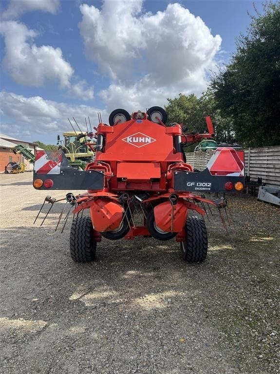 Kuhn GF13012  - Dàn trải/ Cào: hình 5 Kuhn GF13012  - Dàn trải/ Cào: hình 5