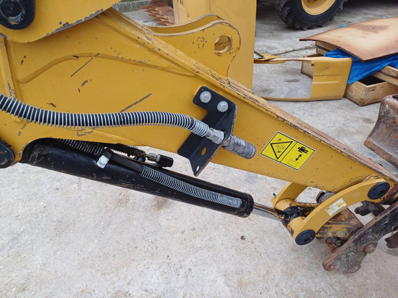 Máy xúc bánh xích CAT 303ECR: hình 10
