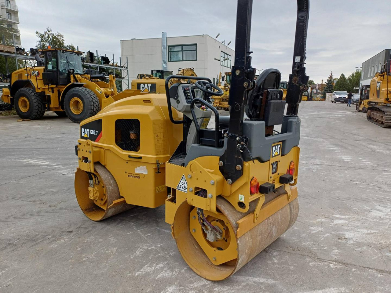 CAT CB2.7LRC - Máy lăn đường: hình 4 CAT CB2.7LRC - Máy lăn đường: hình 4