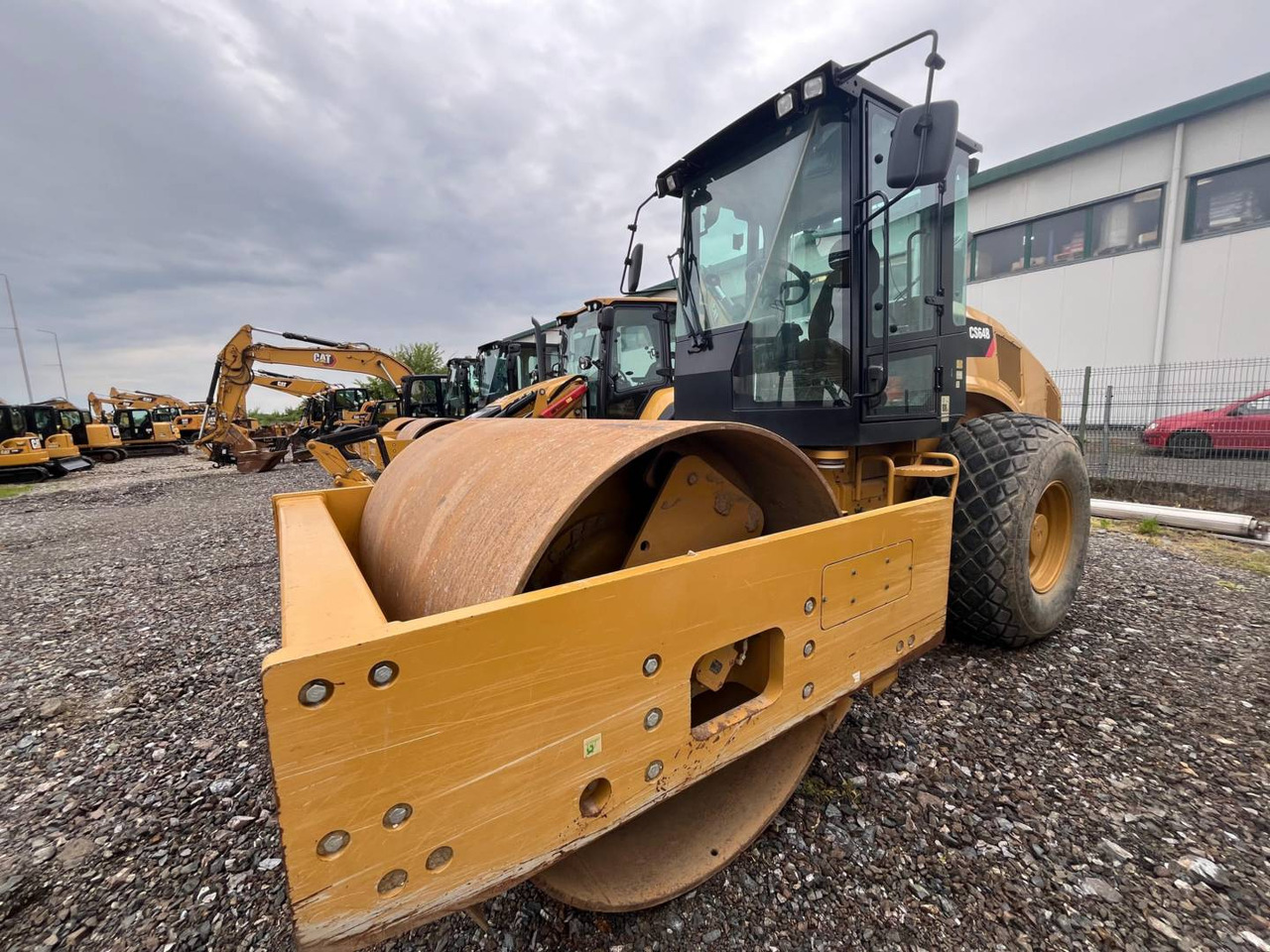 CAT CS64B - Máy đầm: hình 1 CAT CS64B - Máy đầm: hình 1