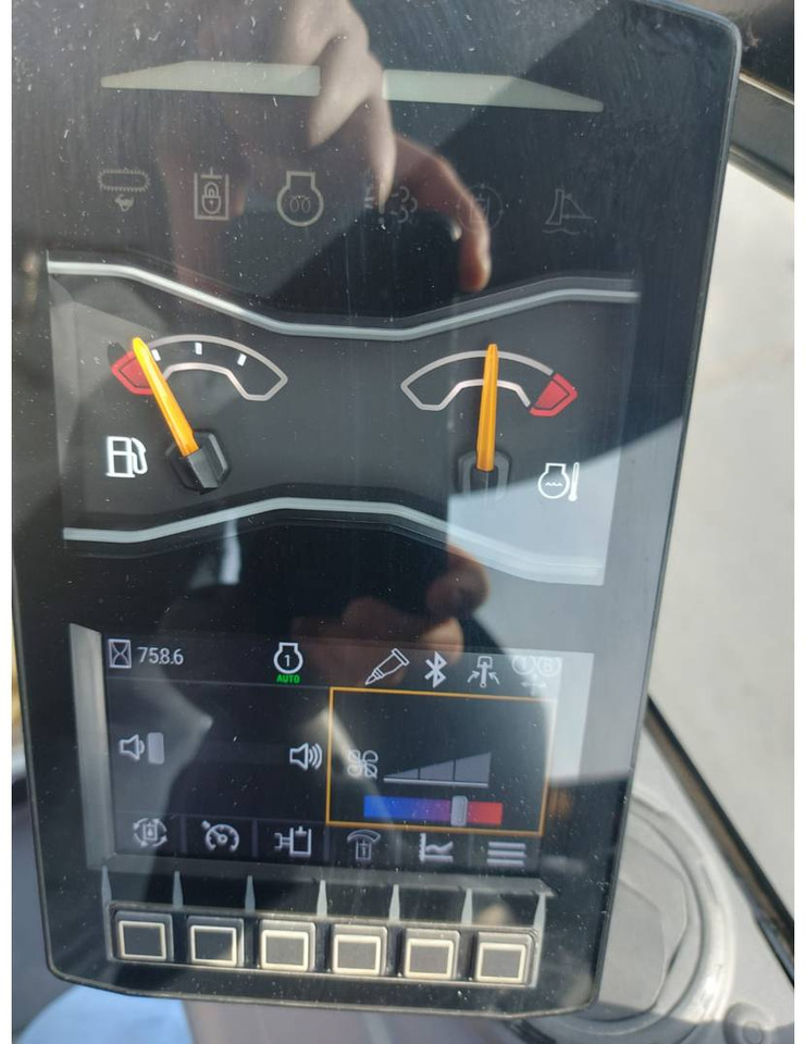 CAT 301.8 - Máy xúc bánh xích: hình 5 CAT 301.8 - Máy xúc bánh xích: hình 5