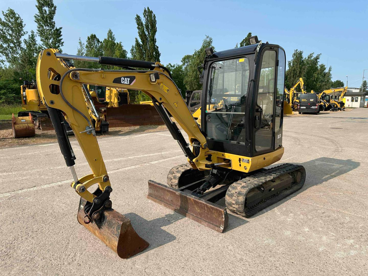 CAT 302.7DCR - Máy xúc bánh xích: hình 1 CAT 302.7DCR - Máy xúc bánh xích: hình 1