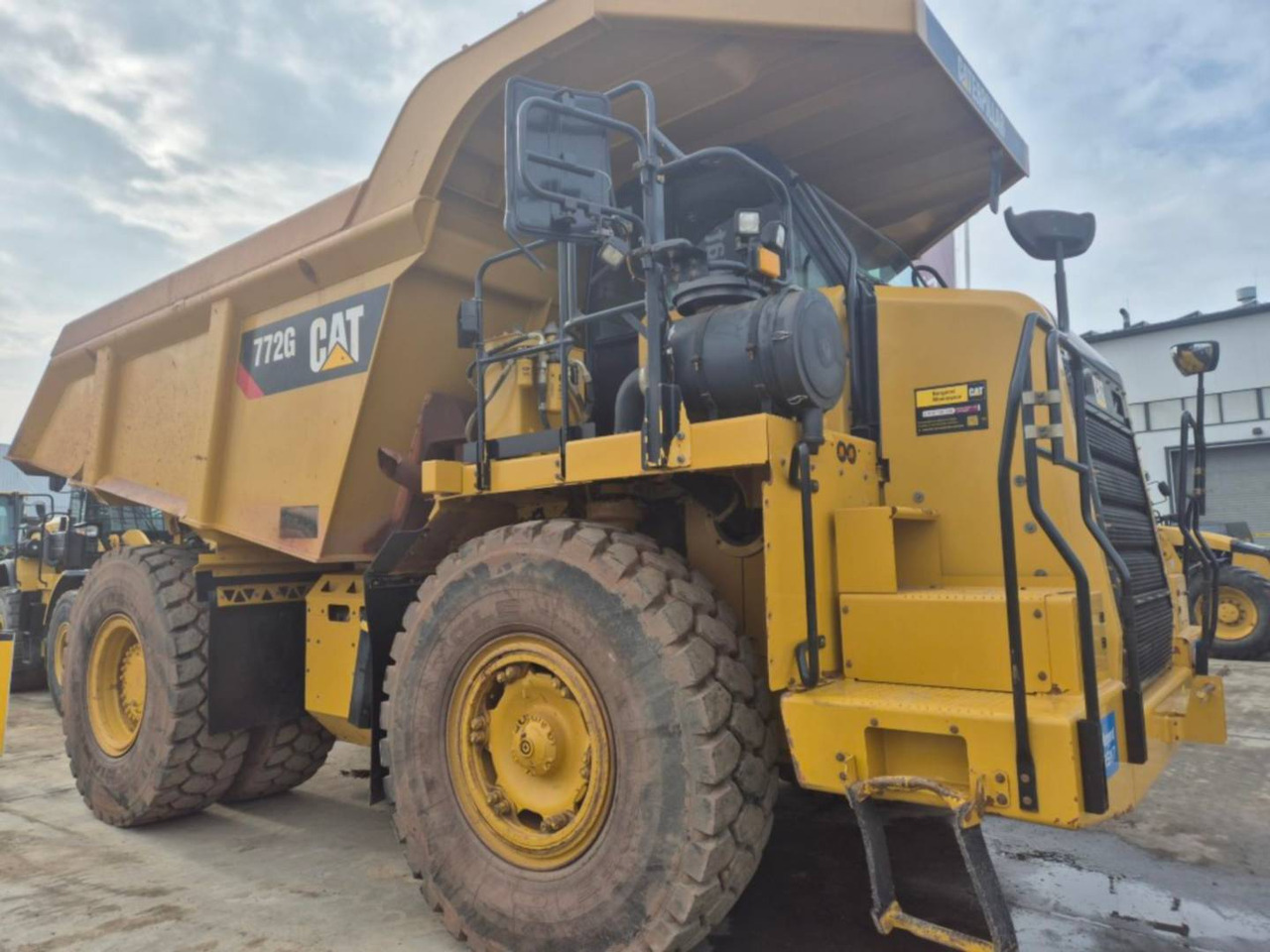 CAT 772G - Xe ben cứng/ Xe chở đá: hình 1 CAT 772G - Xe ben cứng/ Xe chở đá: hình 1