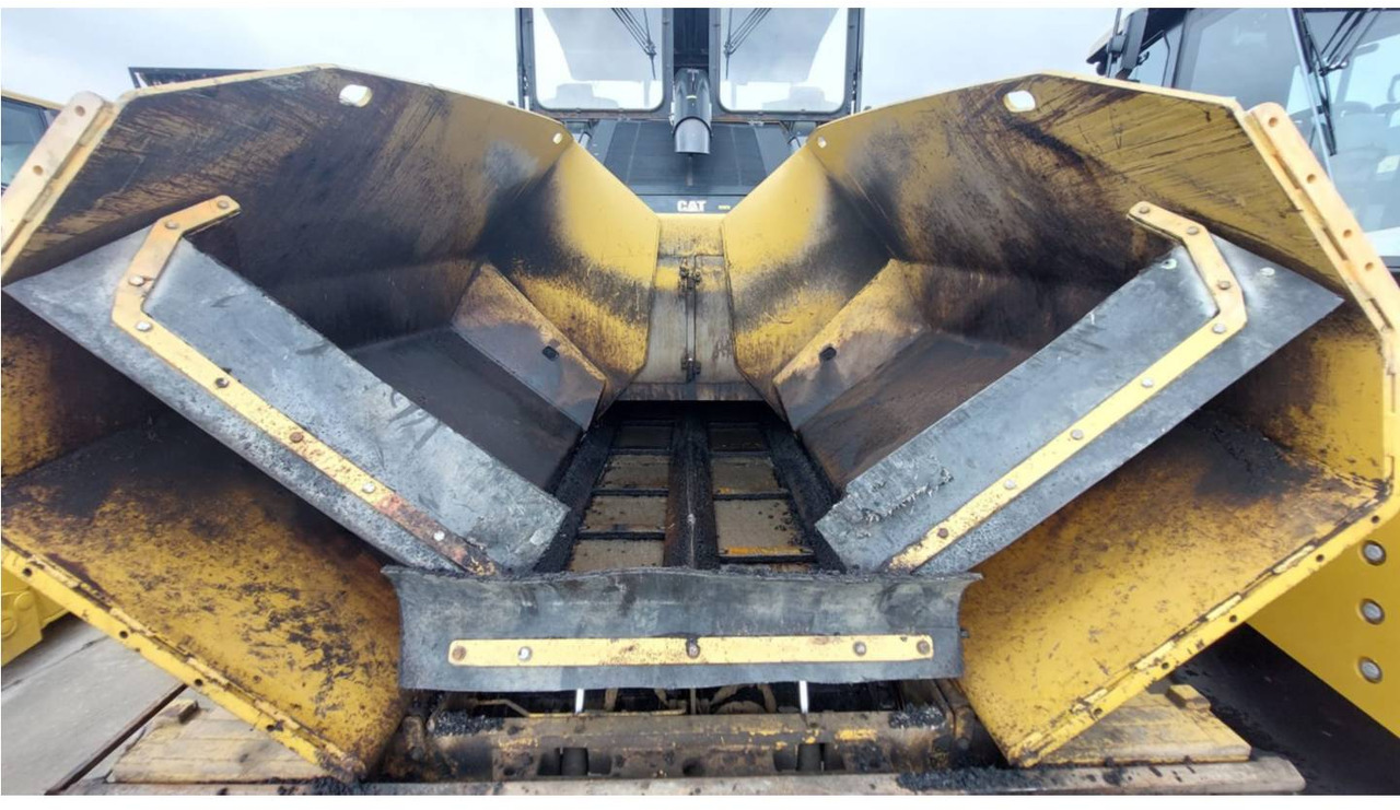 CAT AP655F - Máy lát nhựa đường: hình 4 CAT AP655F - Máy lát nhựa đường: hình 4