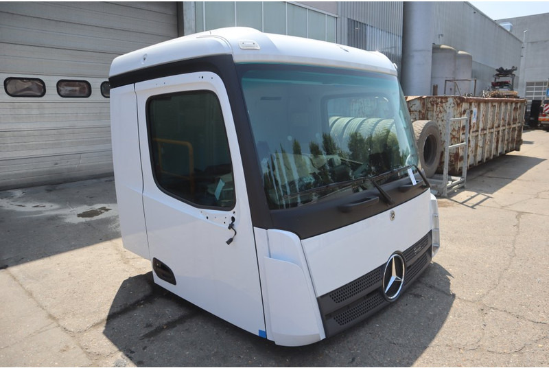 Mercedes-Benz AROCS M-CAB CLASSICSPACE 2.3 M - Cabin và nội thất cho Xe tải: hình 3 Mercedes-Benz AROCS M-CAB CLASSICSPACE 2.3 M - Cabin và nội thất cho Xe tải: hình 3