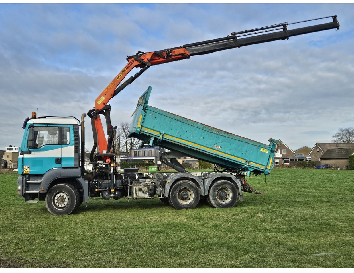 MAN TGA 33.360 TIPPER 3 SIDE CRANE PALFINGER 16502 *REMOTE CONTROL - Xe ben: hình 3 MAN TGA 33.360 TIPPER 3 SIDE CRANE PALFINGER 16502 *REMOTE CONTROL - Xe ben: hình 3