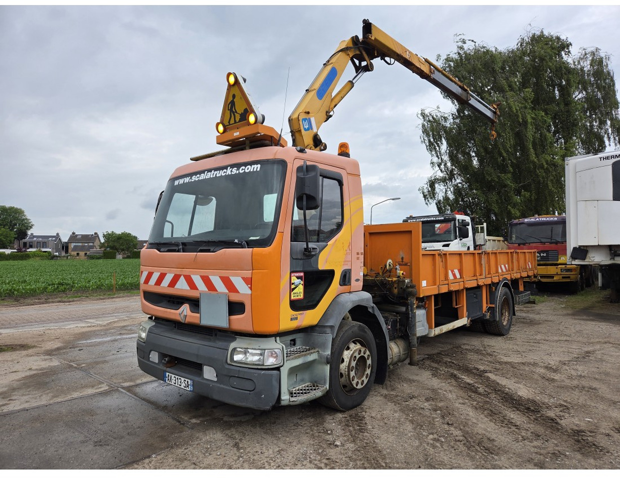 Renault Premium 300 MECHANICAL PUMP OPEN BOX COMPRESSOR CRANE EFFER 140/2S - Xe tải thùng lửng/ Phẳng, Xe cẩu tự hành: hình 1 Renault Premium 300 MECHANICAL PUMP OPEN BOX COMPRESSOR CRANE EFFER 140/2S - Xe tải thùng lửng/ Phẳng, Xe cẩu tự hành: hình 1