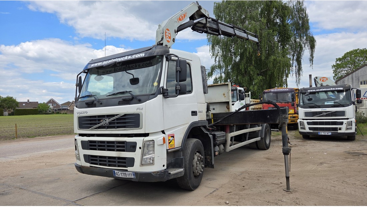 VOLVO FM 330 FLATBED 4X2 PM 17 LC 17 TON - Xe tải thùng lửng/ Phẳng, Xe cẩu tự hành: hình 1 VOLVO FM 330 FLATBED 4X2 PM 17 LC 17 TON - Xe tải thùng lửng/ Phẳng, Xe cẩu tự hành: hình 1
